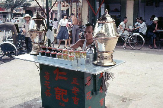 Ảnh độc đáo về hàng quán giải khát trên vỉa hè Sài Gòn xưa - Ảnh 6.
